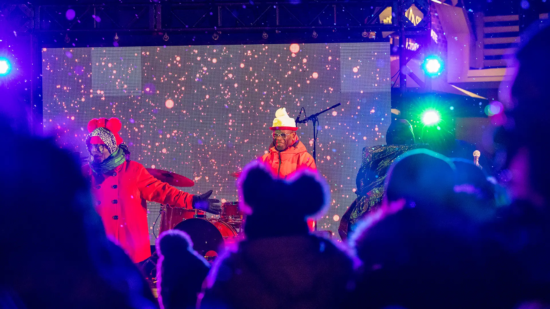 _52A8400 Performers on stage at Blue Mountain Caribbean Winterfest